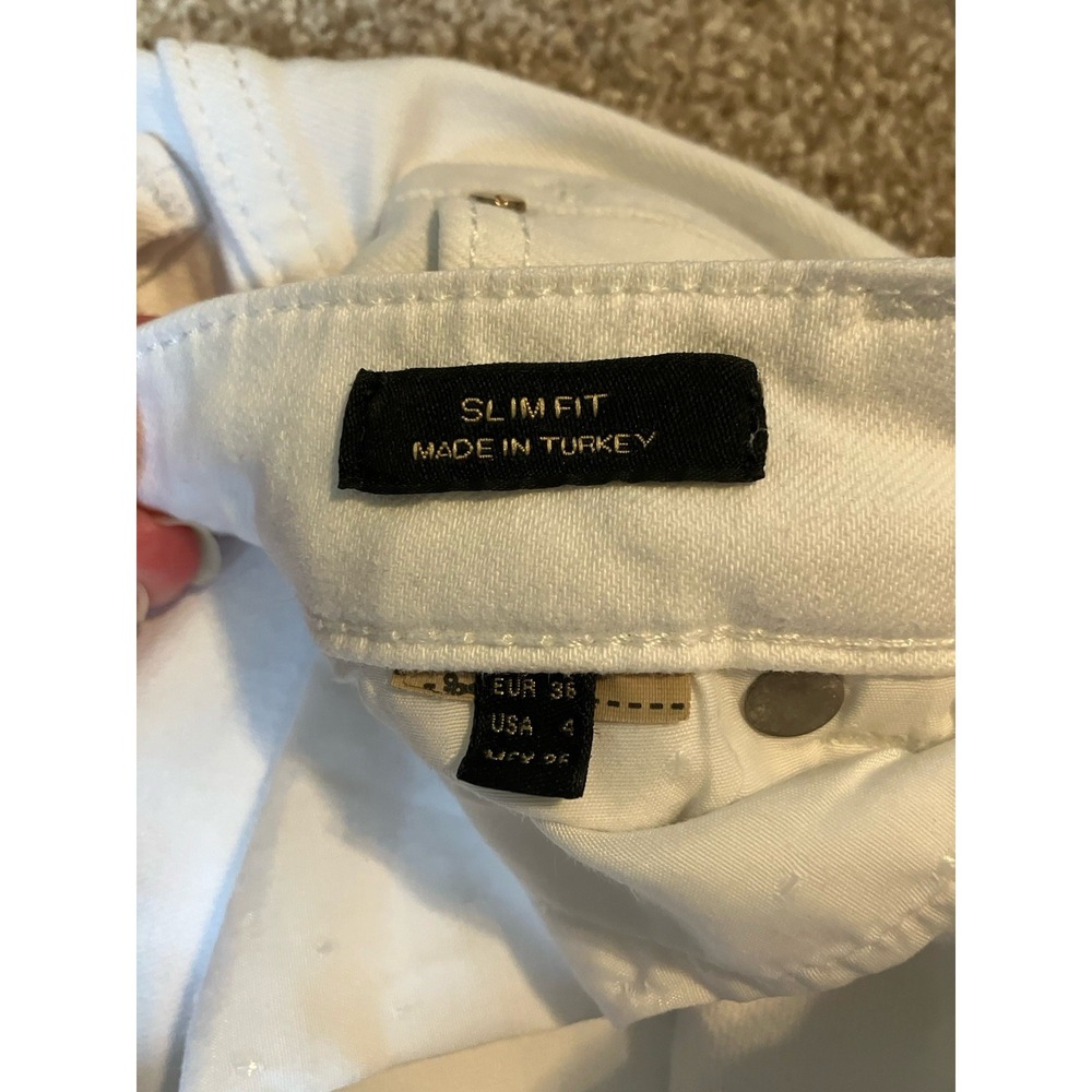 Massimo Dutti Women's Slim fit White Jeans, Size 4. 28 inch inseam. - Picture 2 of 5